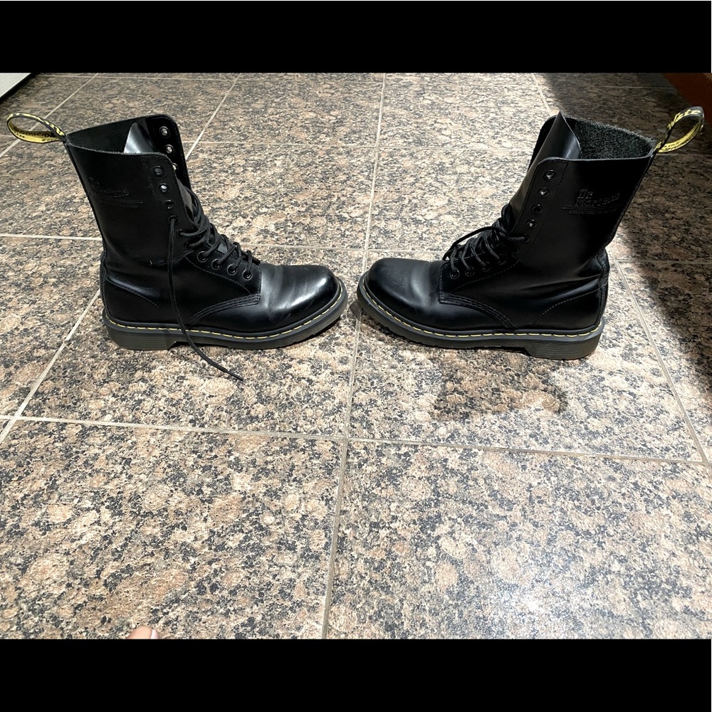 Dr. Martens leather boots 1490